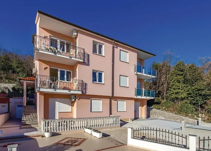 Appartamento 1 Bedroom Awesome In