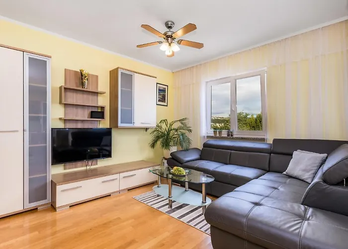 1 Bedroom Awesome In Appartamento *