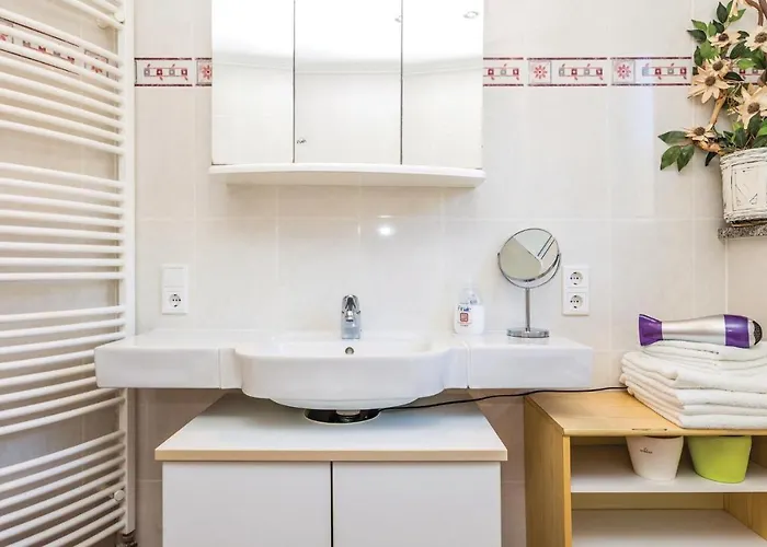 Appartamento 1 Bedroom Awesome In Volosko