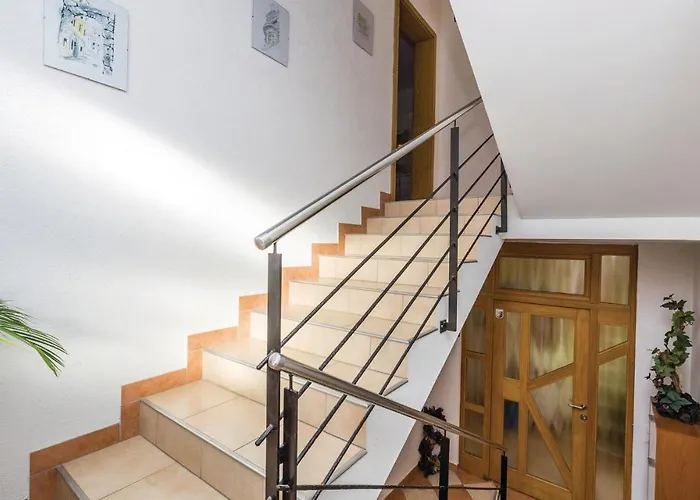Appartamento 1 Bedroom Awesome In Volosko