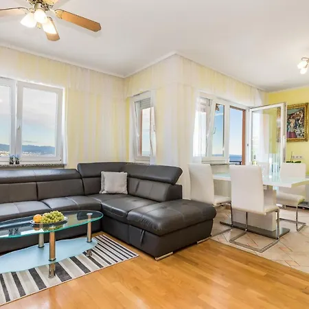 Apartment Stunning In With House Sea View